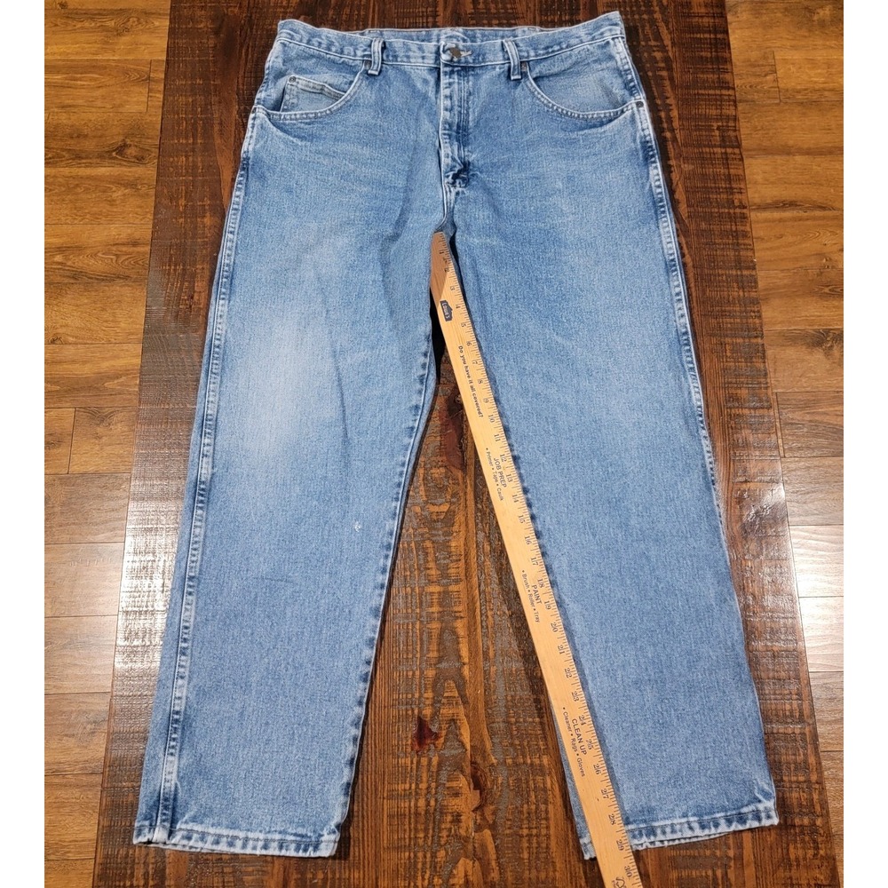 Wrangler Jeans Men's Size 38X30 Regular Fit 100% Cotton Quality Nice Rugged Wear